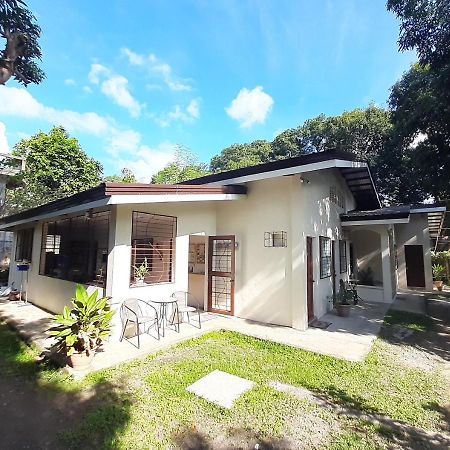 Ese House Hotel Dumaguete City Bagian luar foto