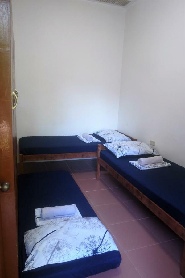 Ese House Hotel Dumaguete City Bagian luar foto