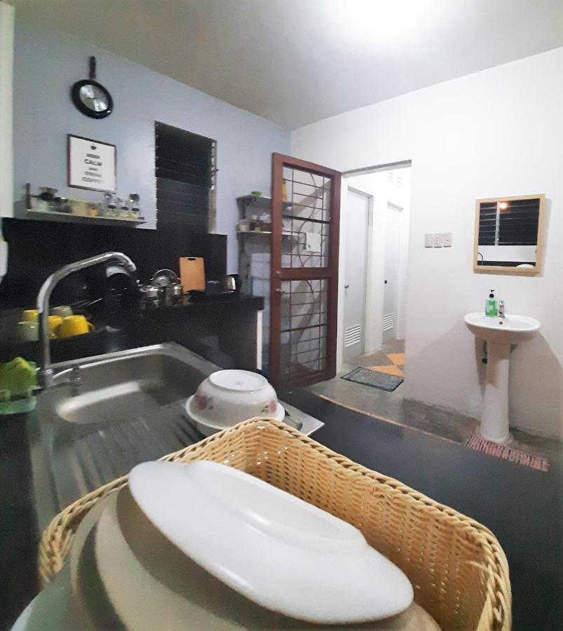 Ese House Hotel Dumaguete City Bagian luar foto
